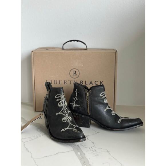 LIBERTY BLACK DALIA ANKLE Cowboy BOOTS IN BLACK 10 - Picture 1 of 7
